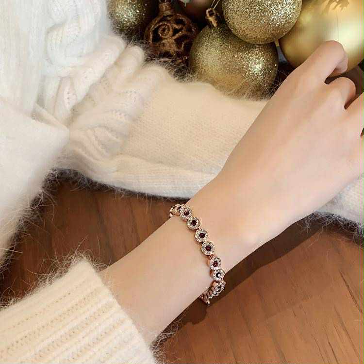 Elegant Ruby Halo Bracelet – Adjustable Chain with Red & White Crystals