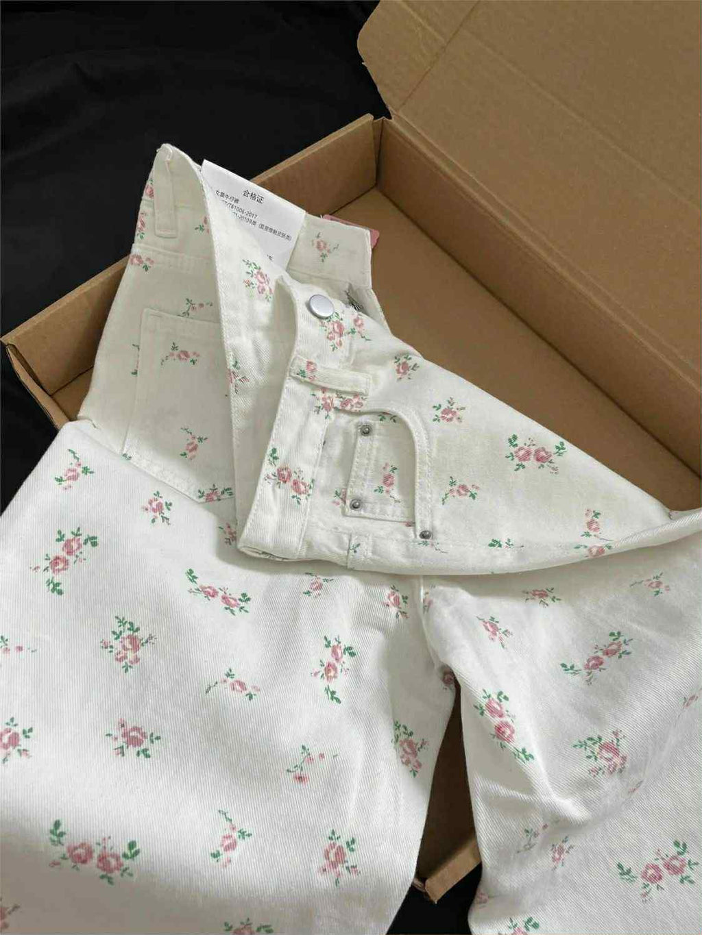 Vintage Rose Print White Denim Jeans