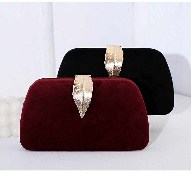 Velvet Leaf Clasp Clutch – Classic Charm in Every Detail